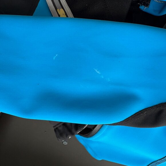 Sugoi Technical Jacket Fitted Stretch Biking X Country Skiing Med weight Size M - Picture 10 of 11